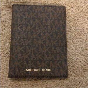 MK passport Wallet